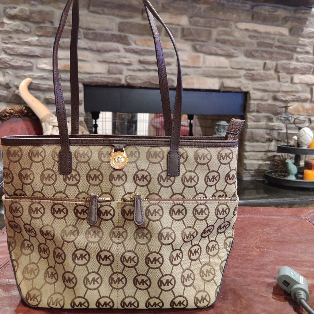 Michael kors purse